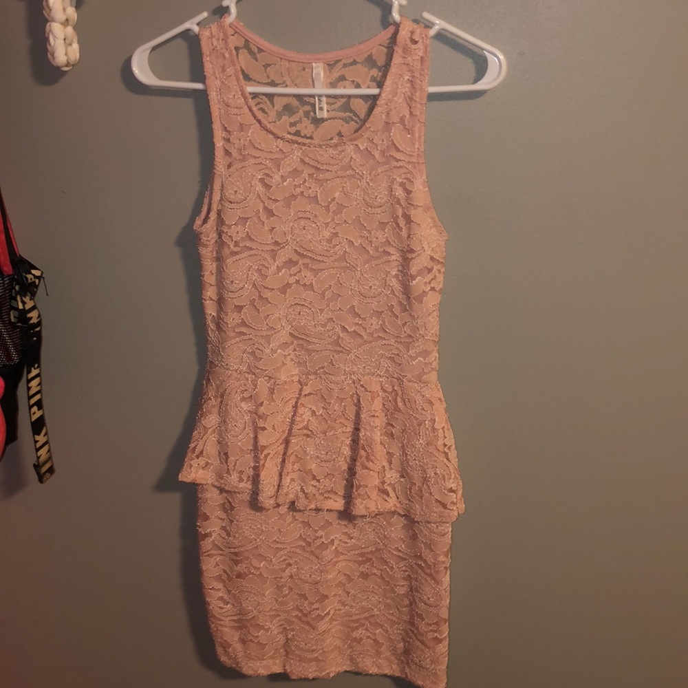 Cute fitting pale pink cocktail dress
